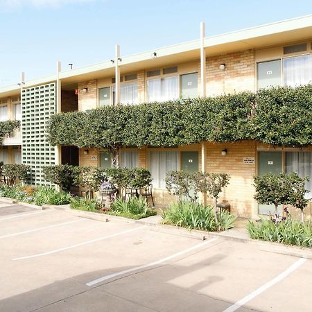 Mid City Motor Inn Queanbeyan Exteriör bild